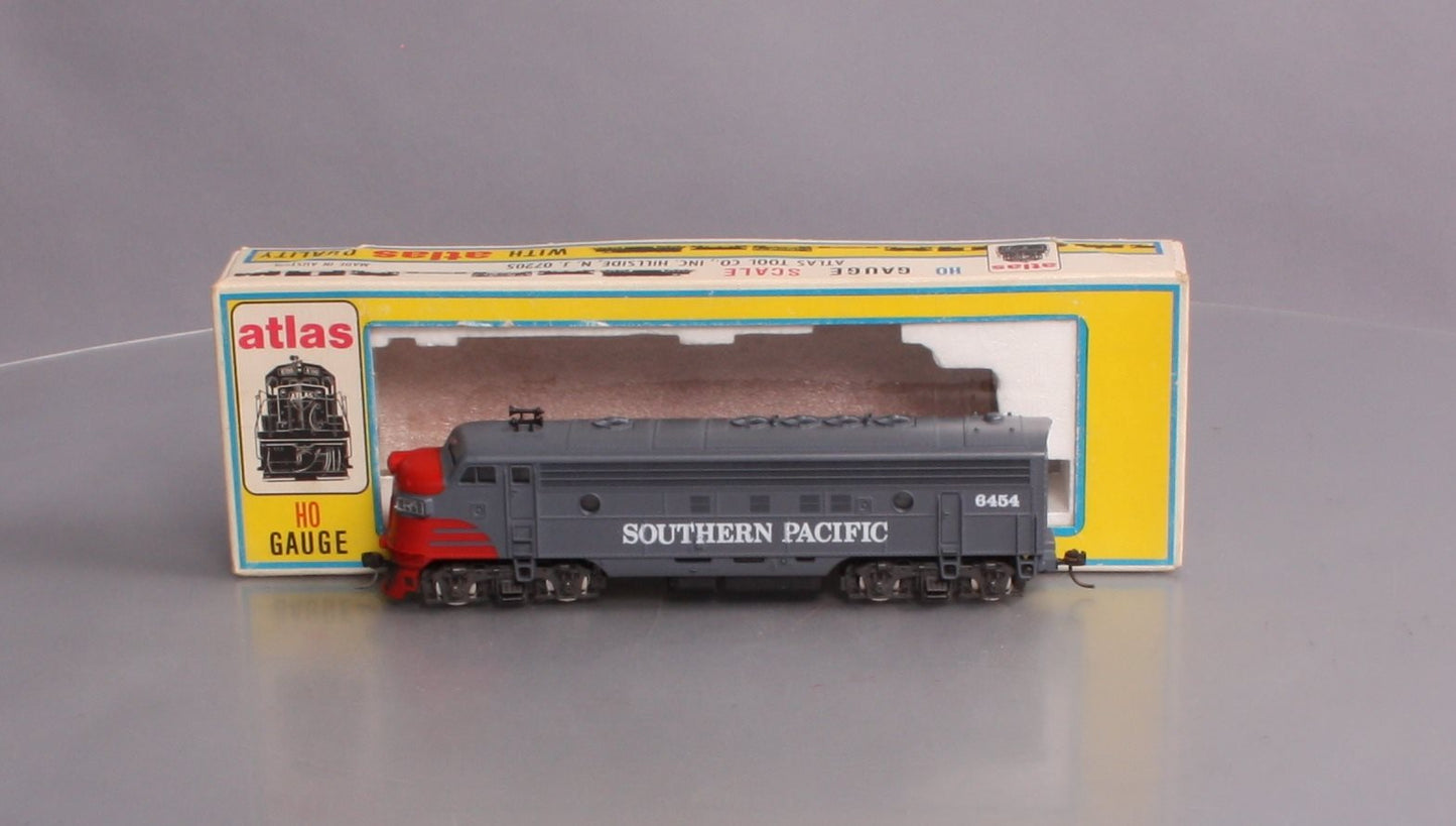 Atlas 7048 HO Scale Southern Pacific FP7 Diesel Locomotive #6454