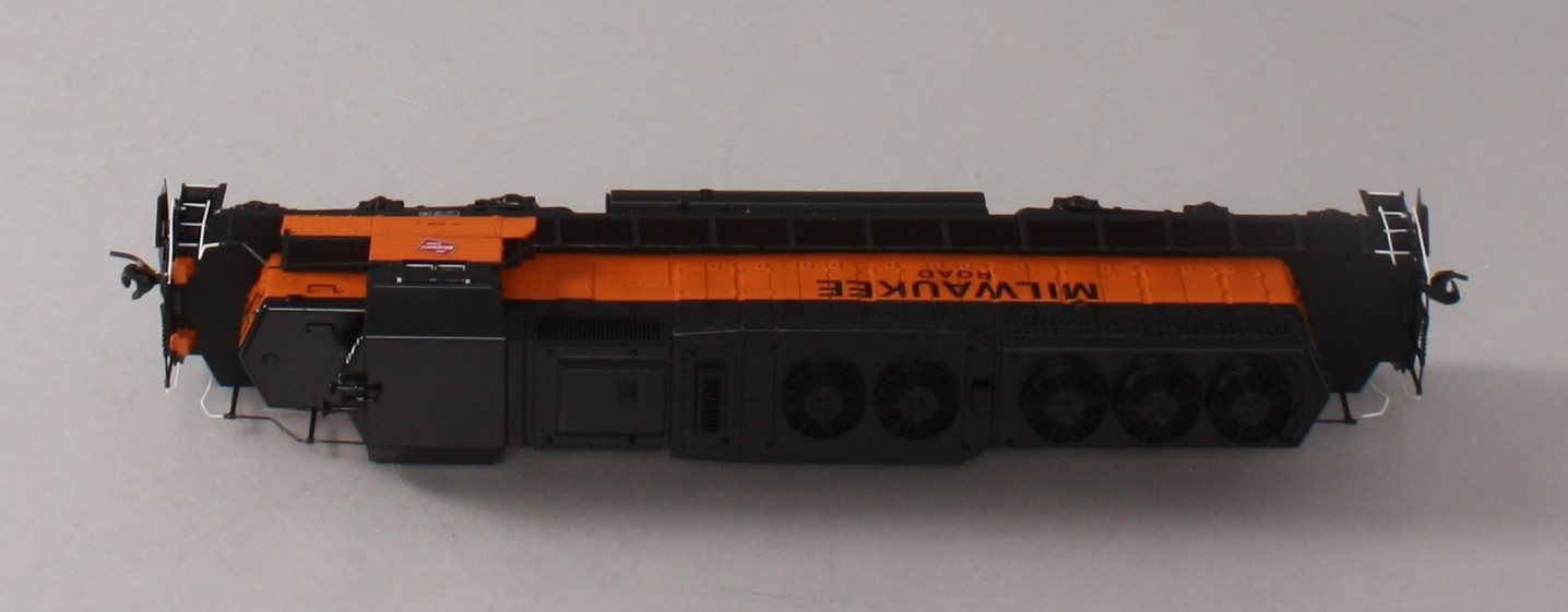 Broadway Limited 2717 HO Milwaukee EMD SD40-2 Diesel Locomotive #140 w/Paragon2