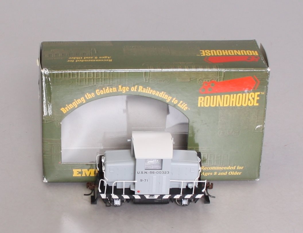 Roundhouse 84099 HO U.S. "Navy" EMD Model 40 Diesel Locomotive #56-00323