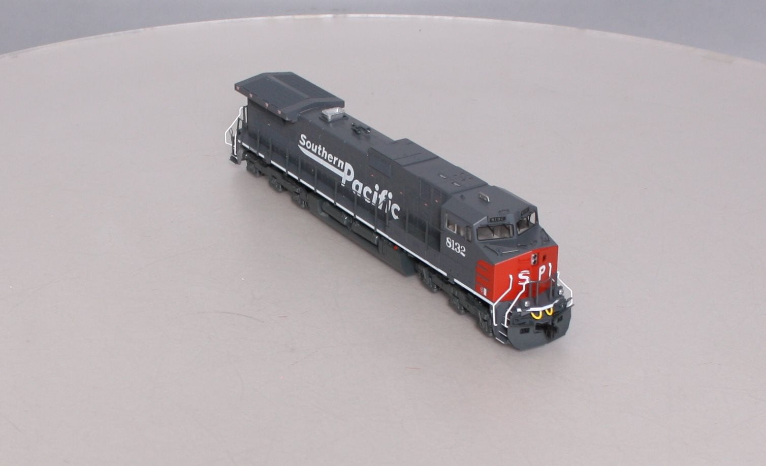 Kato 37-6631 HO Scale Southern Pacific GE C44-9W Diesel Engine #8132 S –  Trainz