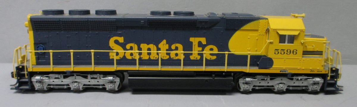 Kato 37-1746 HO Scale Santa Fe EMD SD45 Diesel Locomotive #5596