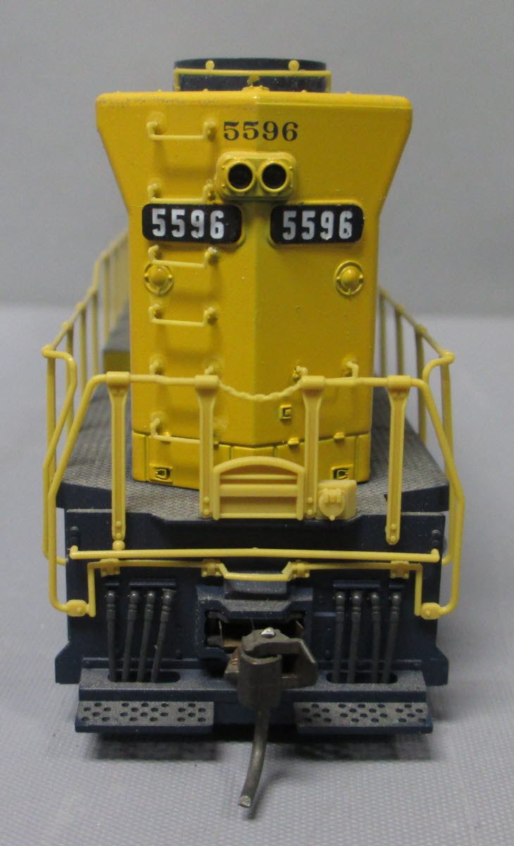 Kato 37-1746 HO Scale Santa Fe EMD SD45 Diesel Locomotive #5596