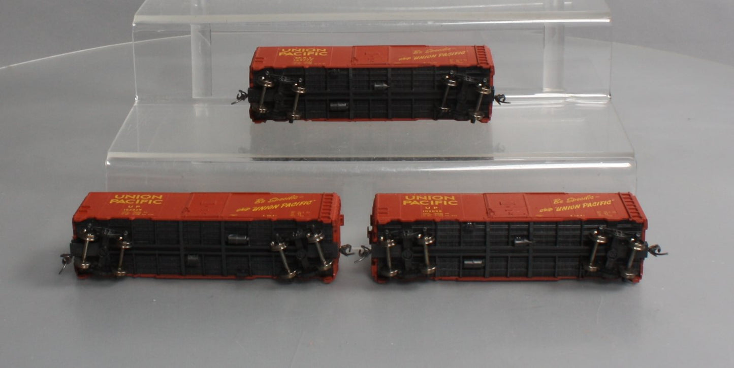 Accurail 3315 HO Scale "Be Specific" Steel Boxcars (Pack of 3)