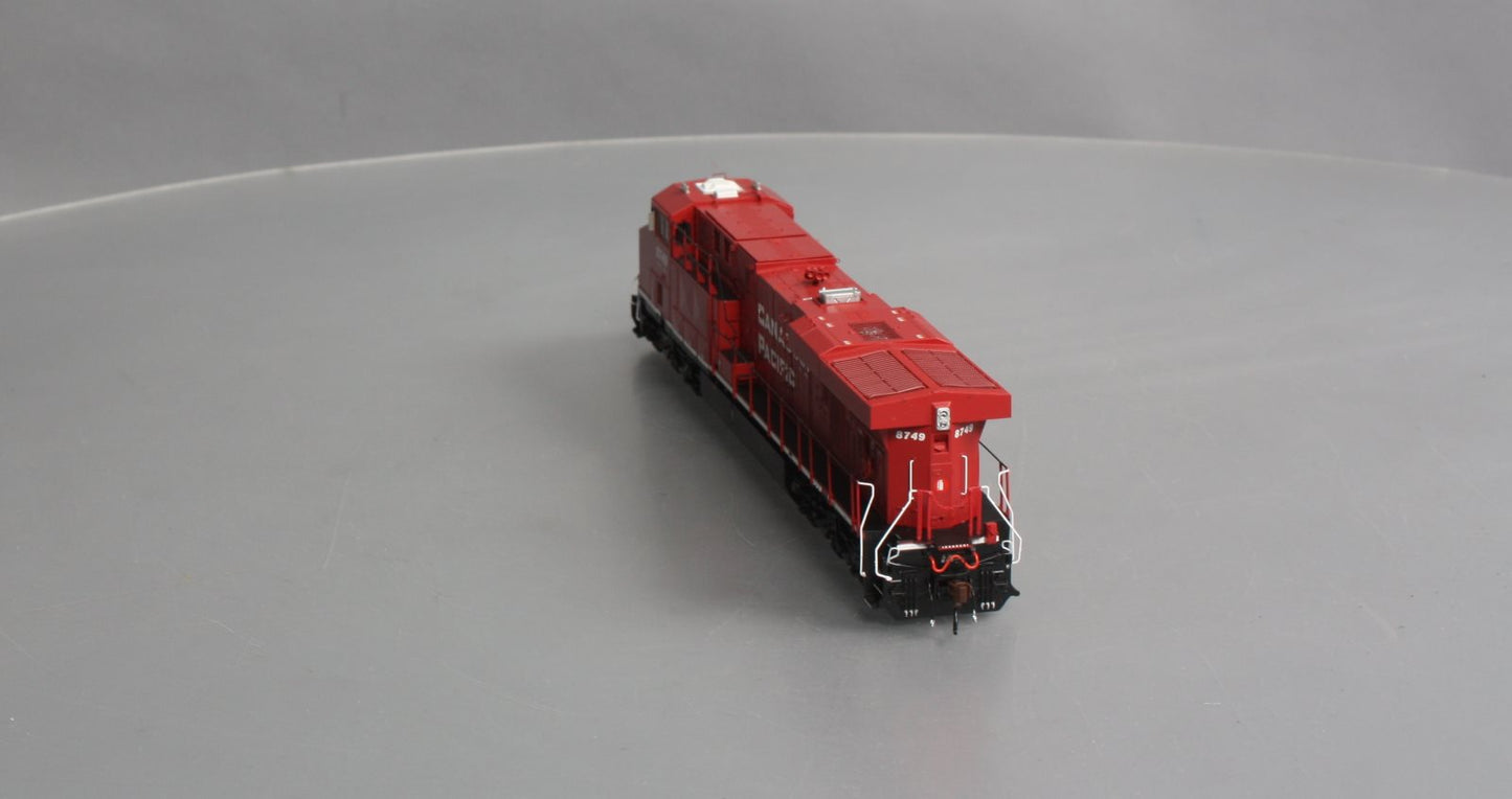 Athearn G69733 HO Scale Canadian Pacific ES44AC Diesel Locomotive #8749