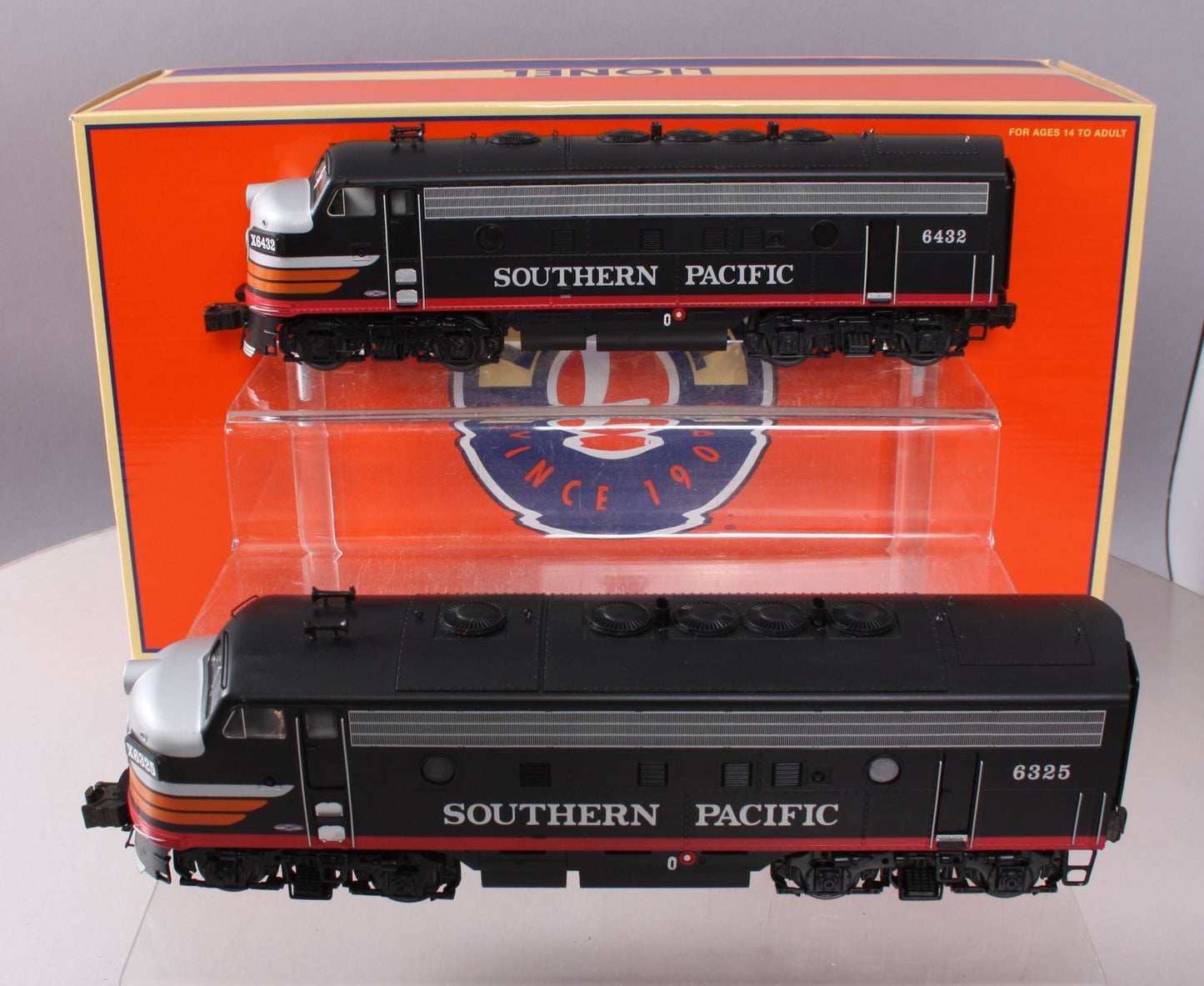 Lionel 6-38757 Southern Pacific F7 AA Legacy Diesel Locomotive Set #6325/6432