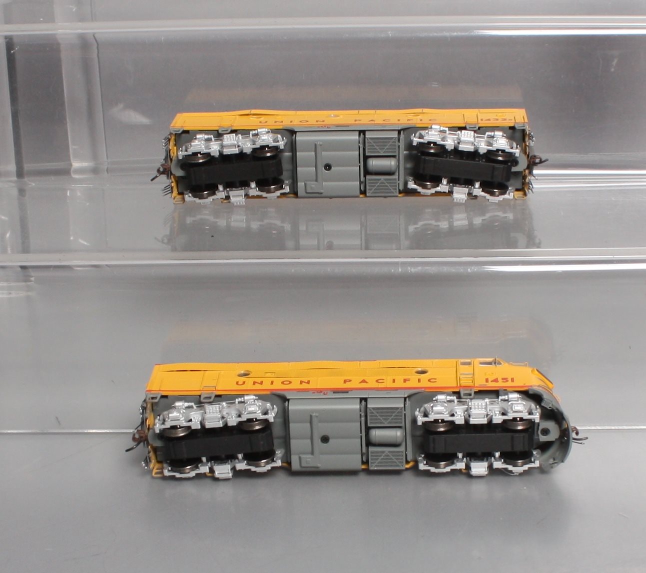 Athearn G22754 HO Union Pacific/Passenger F3A/F3B Diesel Set #1451/#14 –  Trainz