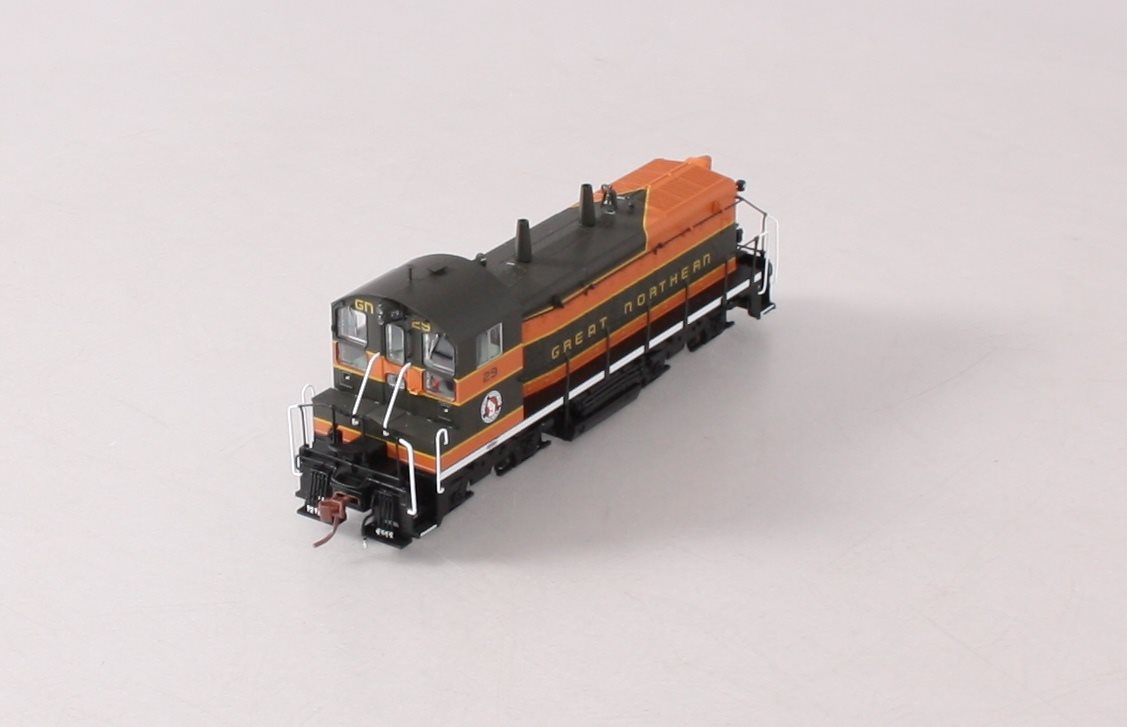 Rapido Trains 27031 HO Great Northern SW1200 Diesel Locomotive #29