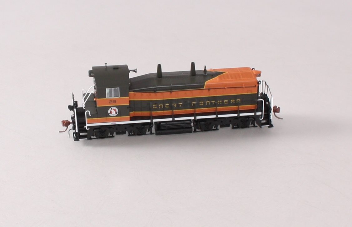 Rapido Trains 27031 HO Great Northern SW1200 Diesel Locomotive #29