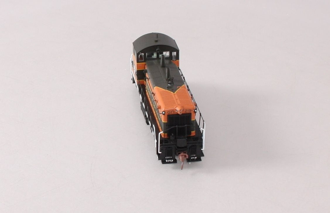 Rapido Trains 27031 HO Great Northern SW1200 Diesel Locomotive #29