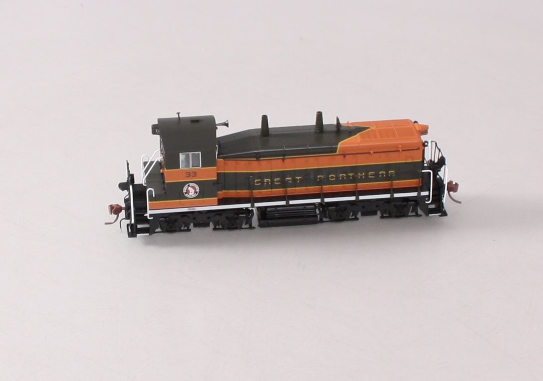 Rapido Trains 27033 HO Great Northern SW1200  #33