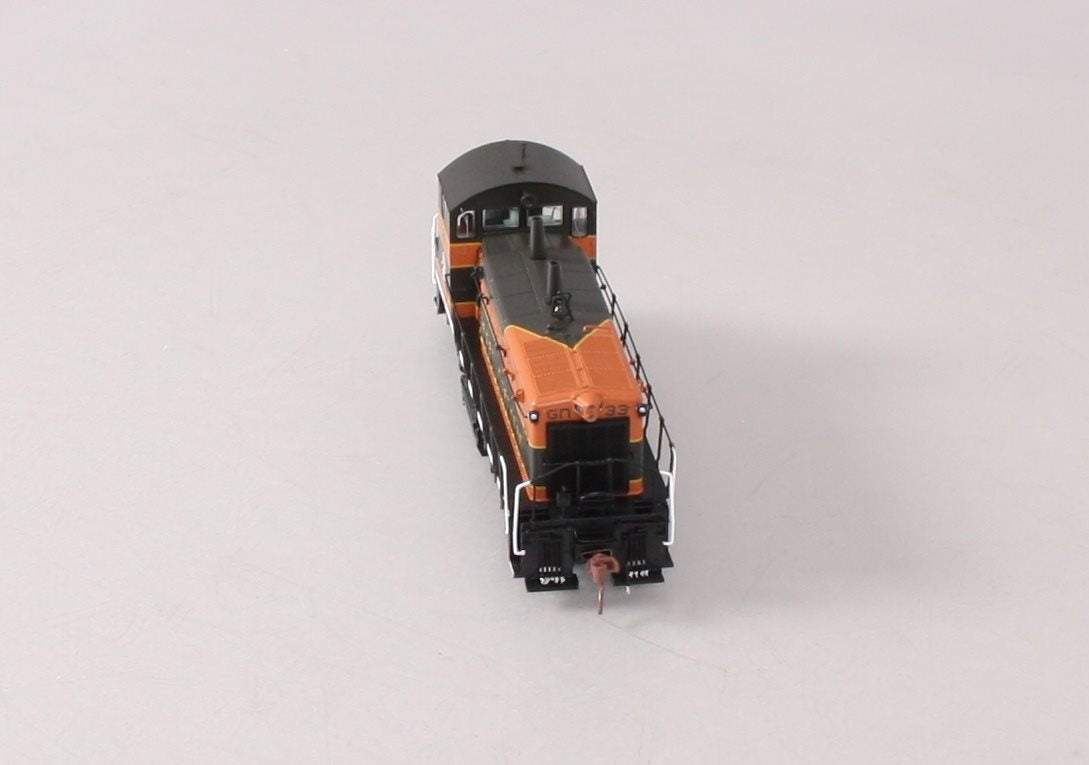 Rapido Trains 27033 HO Great Northern SW1200  #33