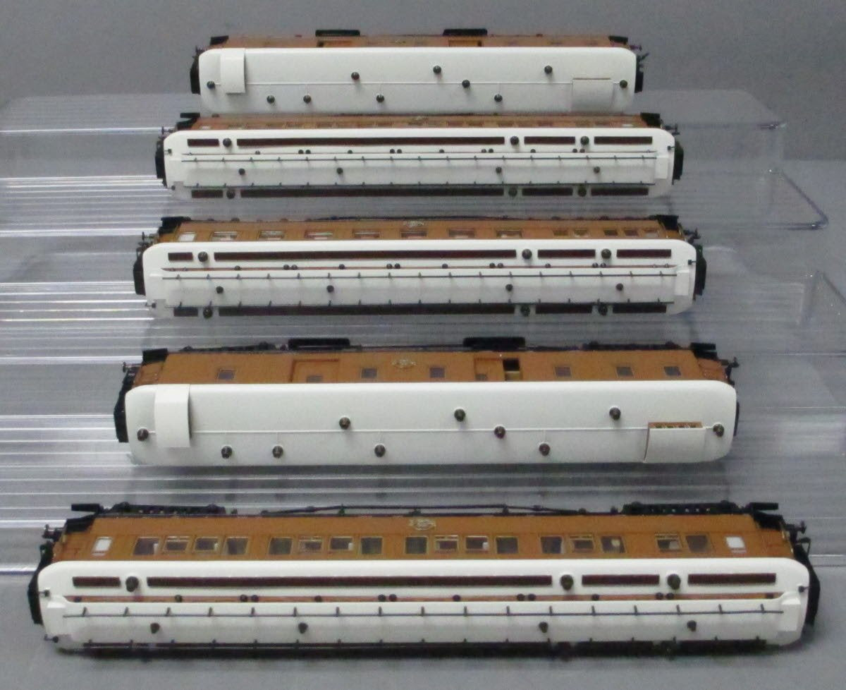 Trix 24793 HO CIWL Orient Express Passenger Train Car Set (5) – Trainz