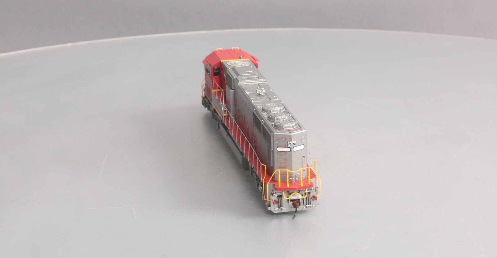 Athearn G69313 HO Santa Fe SD75M Diesel Locomotive w/DCC & Sound #211 –  Trainz