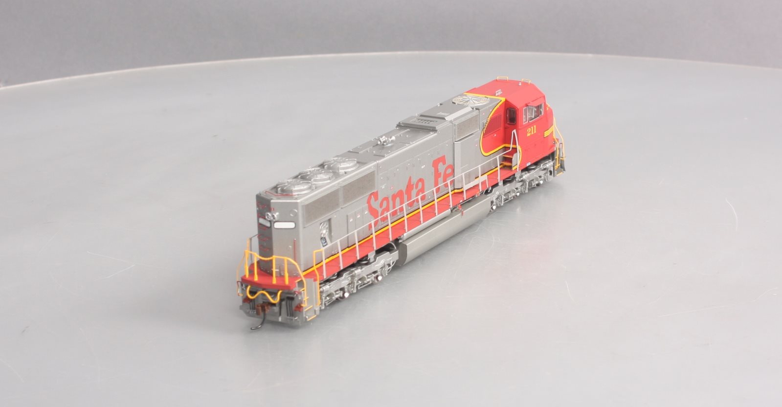 Athearn G69313 HO Santa Fe SD75M Diesel Locomotive w/DCC & Sound #211 –  Trainz