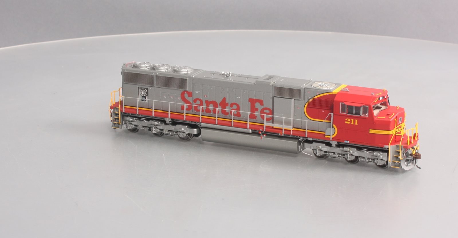 Athearn G69313 HO Santa Fe SD75M Diesel Locomotive w/DCC & Sound #211 –  Trainz