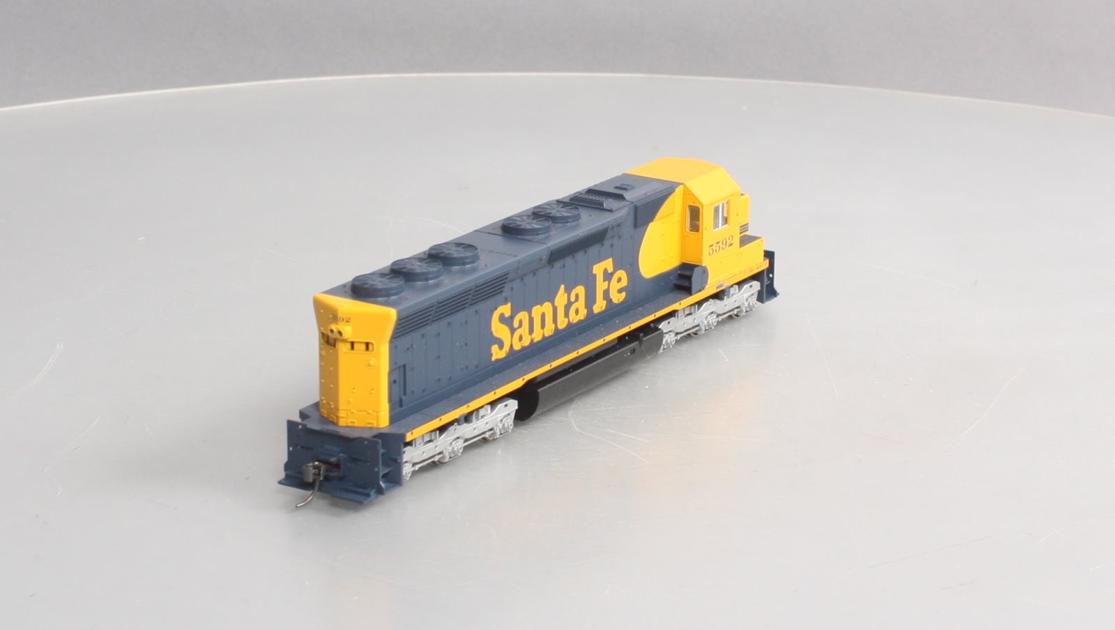 Kato 37-1745 HO Scale Santa Fe EMD SD45 Diesel Locomotive #5592