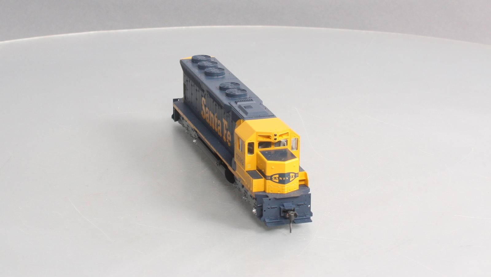 Kato 37-1745 HO Scale Santa Fe EMD SD45 Diesel Locomotive #5592