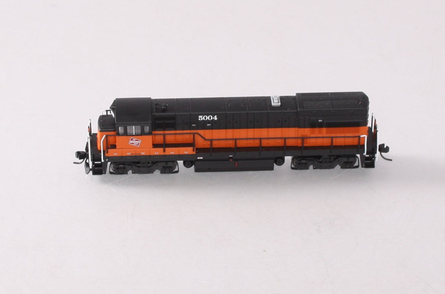 Atlas 40002990 N Milwaukee Road U23B Locomotive #5004