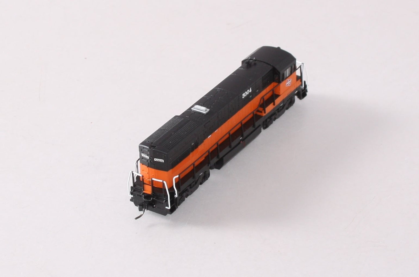 Atlas 40002990 N Milwaukee Road U23B Locomotive #5004