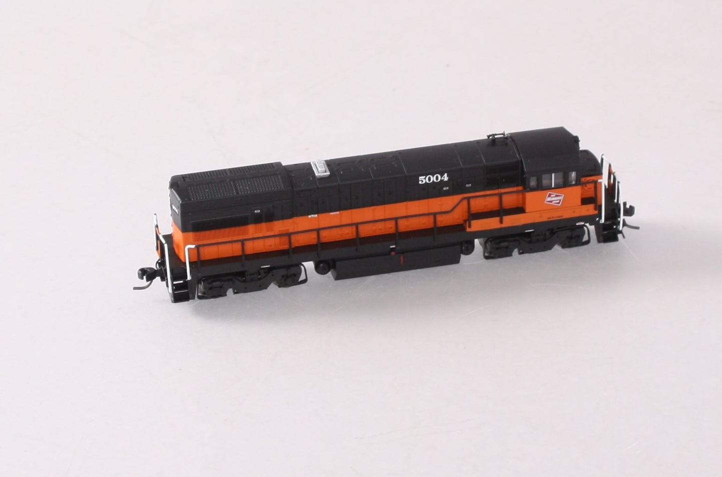 Atlas 40002990 N Milwaukee Road U23B Locomotive #5004