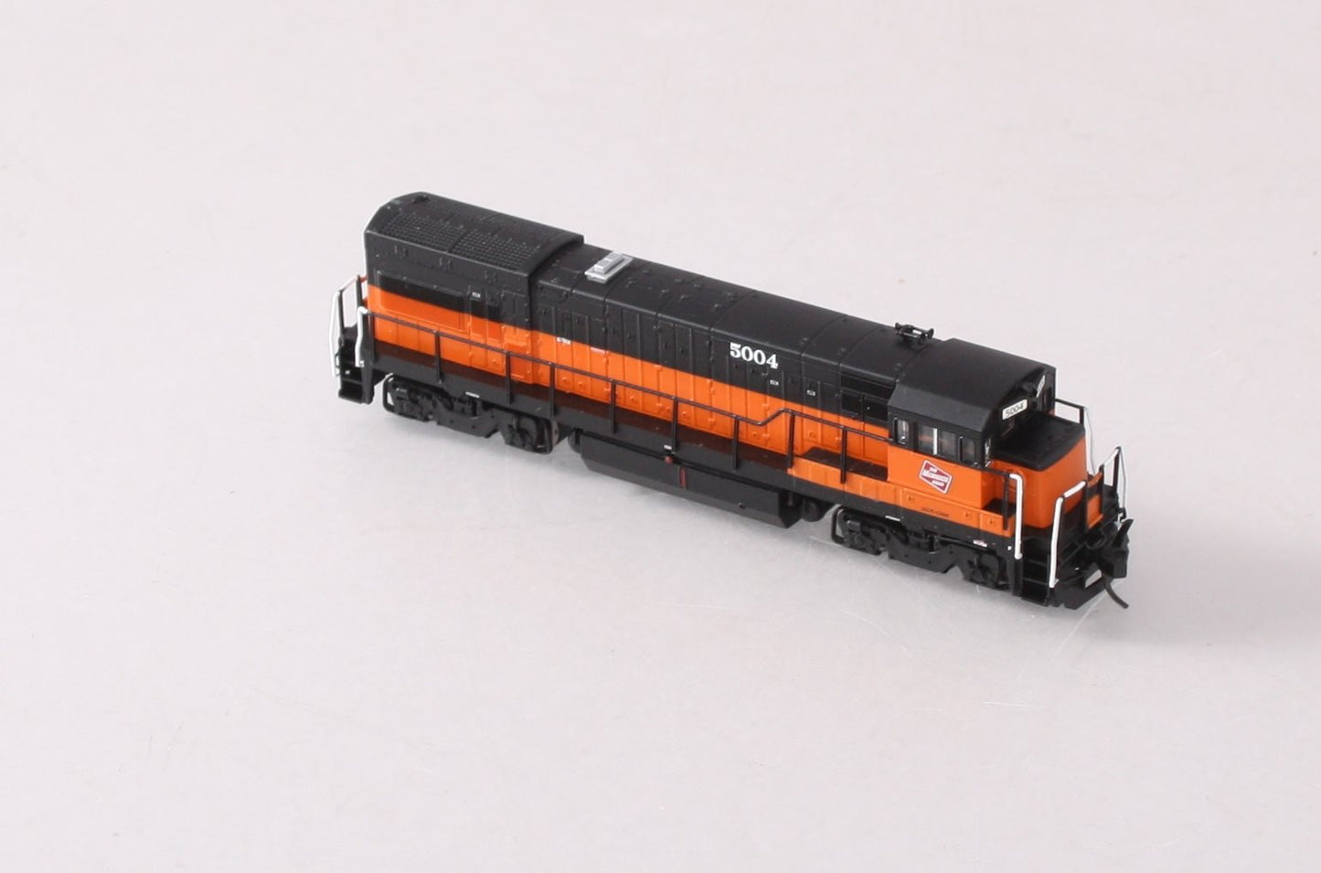 Atlas 40002990 N Milwaukee Road U23B Locomotive #5004