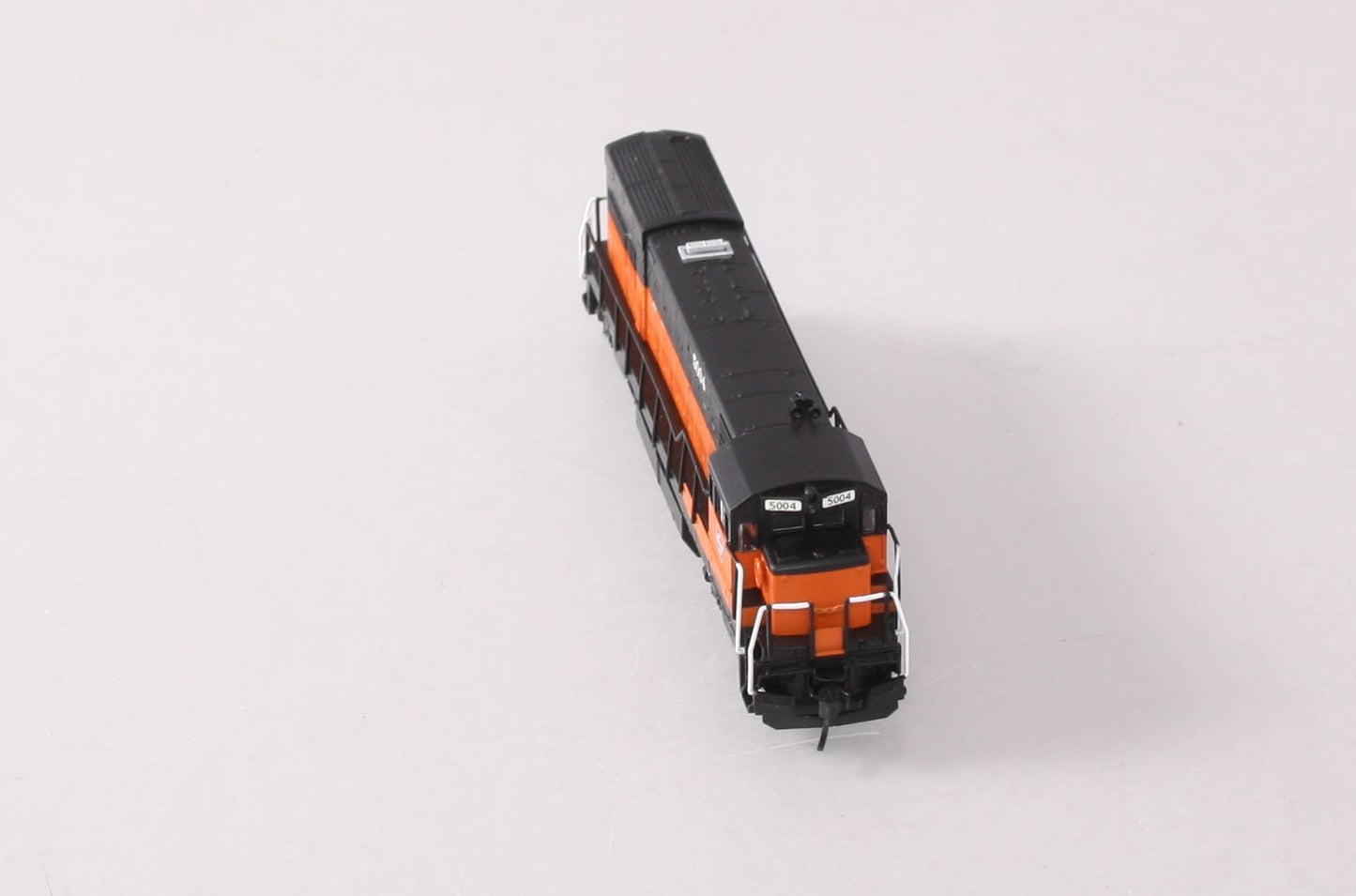 Atlas 40002990 N Milwaukee Road U23B Locomotive #5004