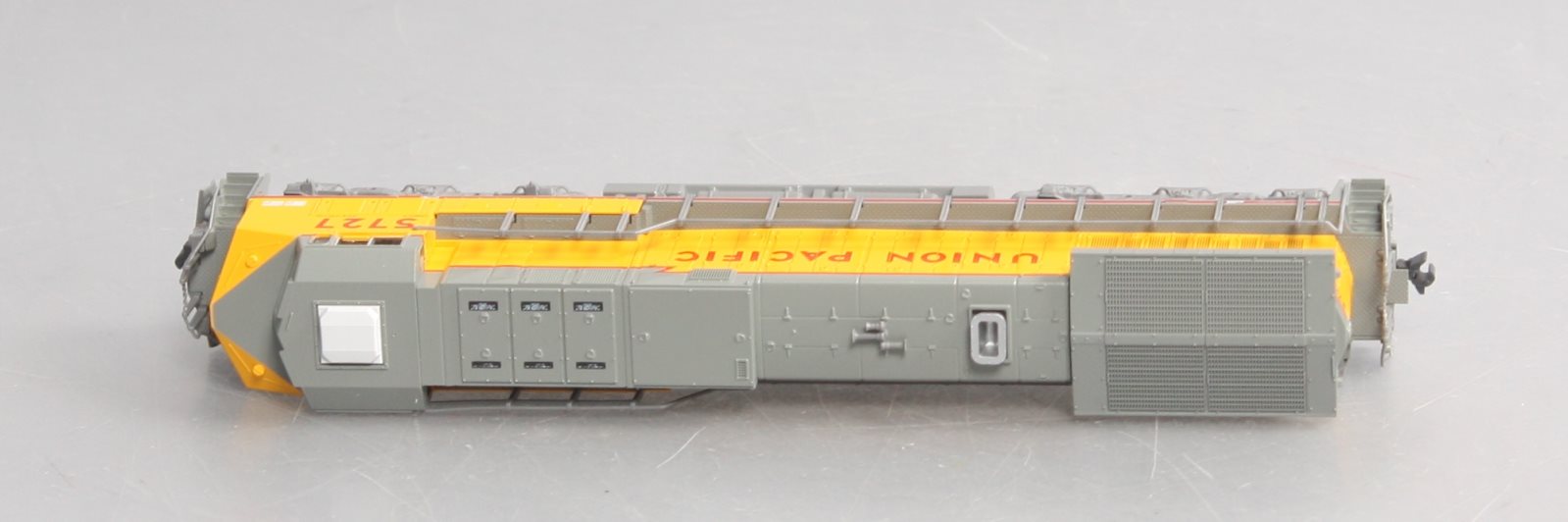 Kato 176-7005 N Scale Union Pacific AC4400CW Diesel Locomotive