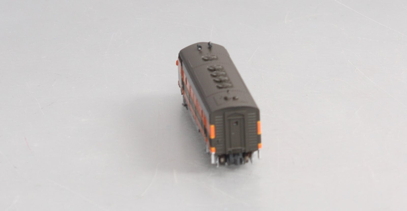 Kato 176-2133 N Scale Great Northern F7A Diesel Locomotive #365C – Trainz