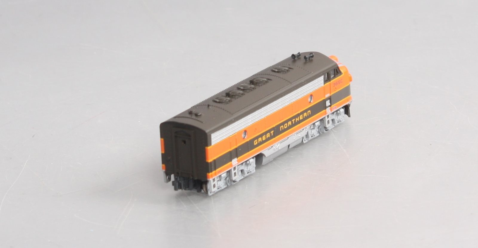 Kato 176-2133 N Scale Great Northern F7A Diesel Locomotive #365C – Trainz