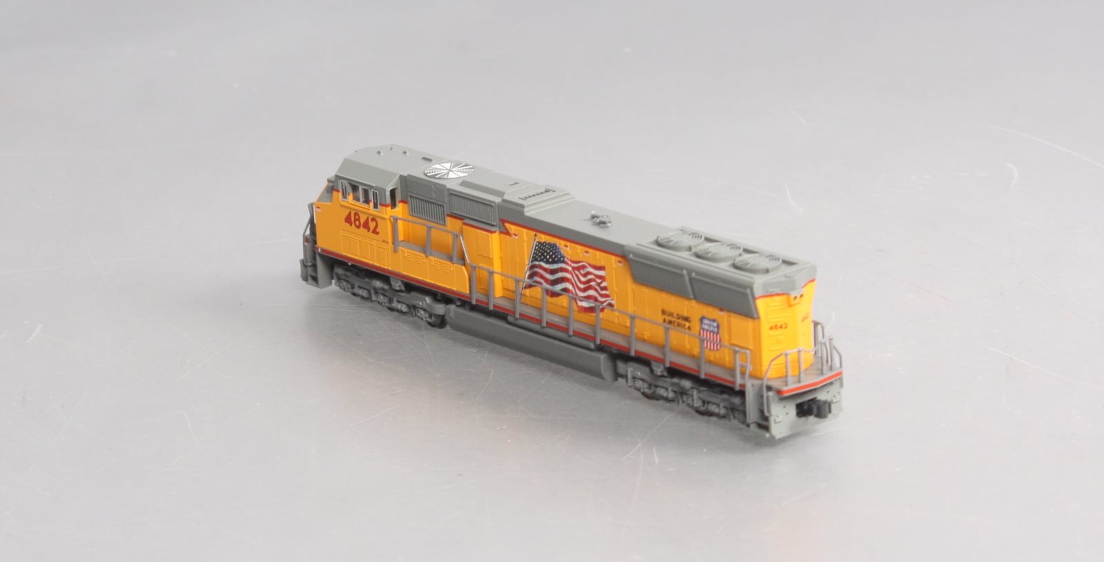 Kato 176-8605 N Union Pacific SD70M Diesel Locomotive #4842