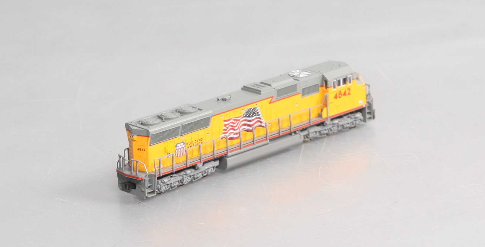 Kato 176-8605 N Union Pacific SD70M Diesel Locomotive #4842