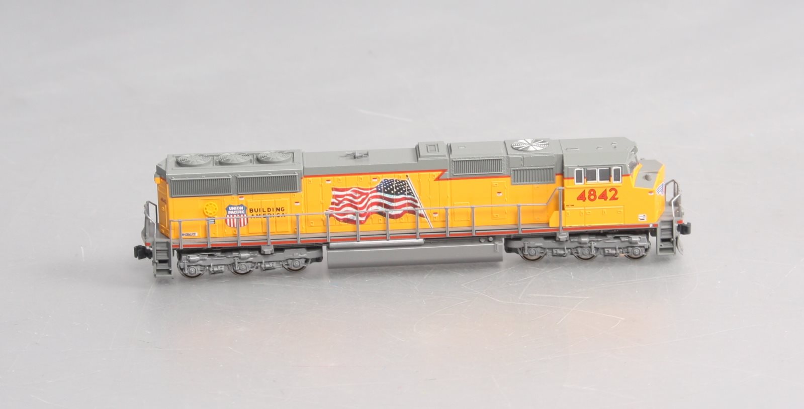 Kato 176-8605 N Union Pacific SD70M Diesel Locomotive #4842