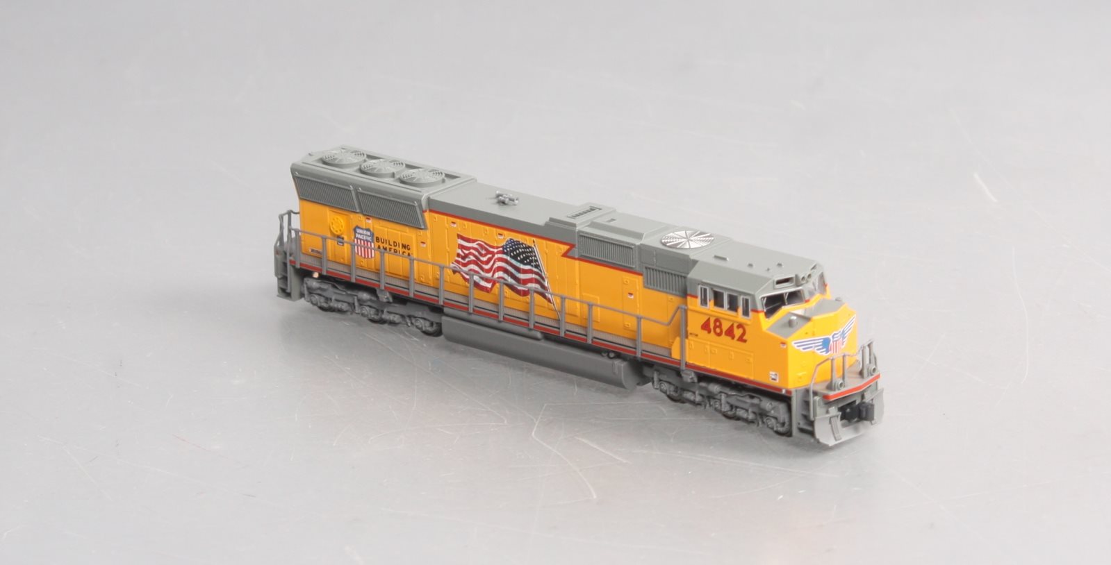 Kato 176-8605 N Union Pacific SD70M Diesel Locomotive #4842