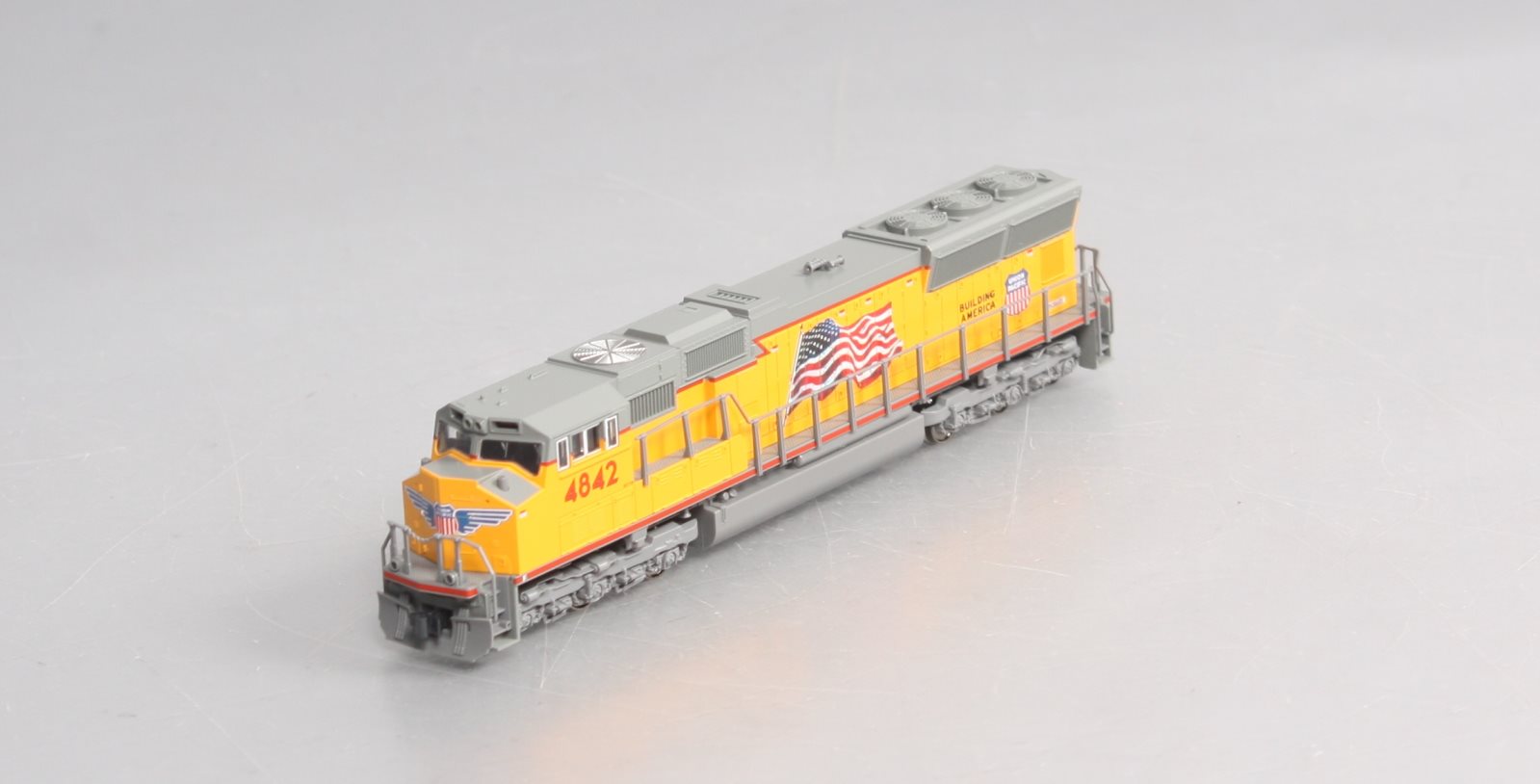 Kato 176-8605 N Union Pacific SD70M Diesel Locomotive #4842