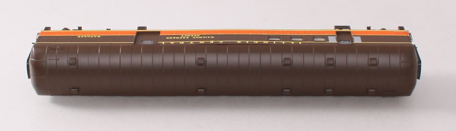 Walthers 920-17402 HO Scale Illinois Central 70' HWT RPO-Baggage Car