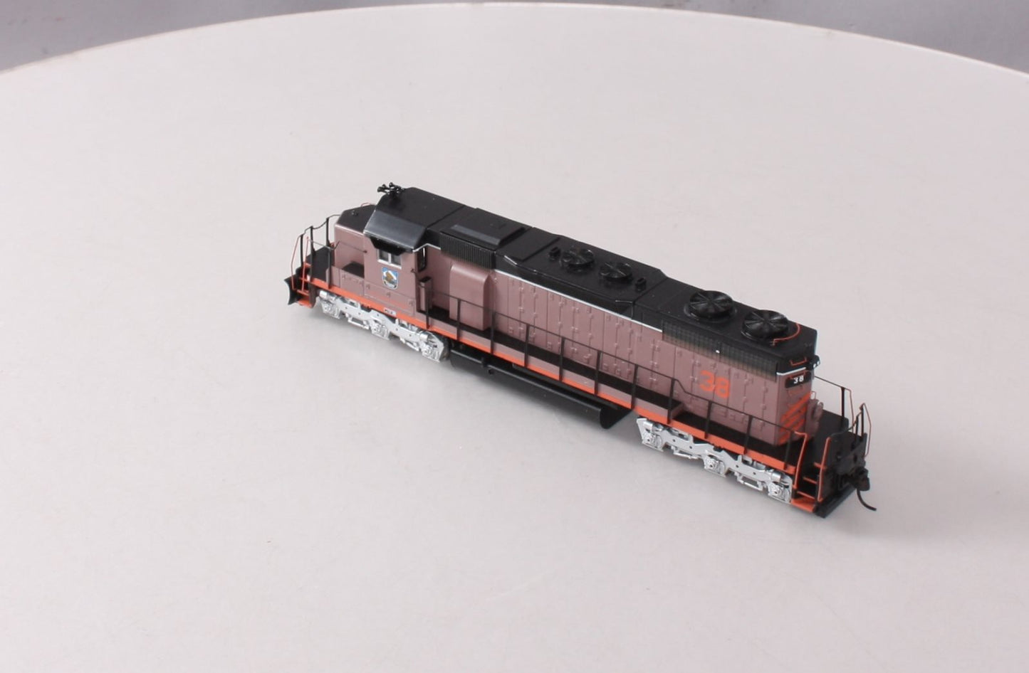 Athearn 93509 HO Scale McCloud Railway SD38 Diesel Locomotive #38