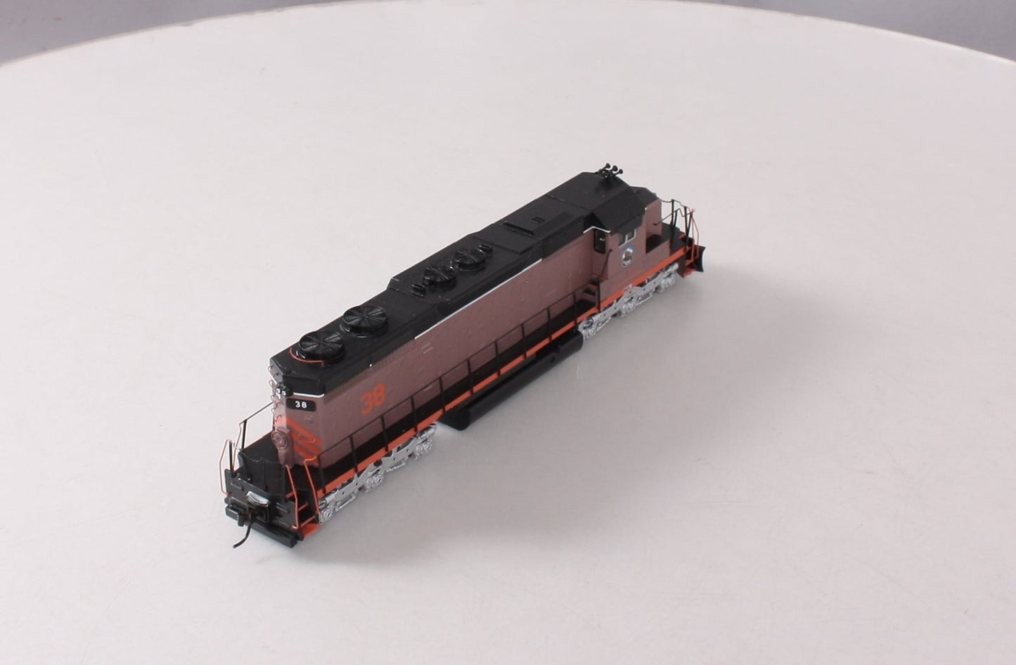 Athearn 93509 HO Scale McCloud Railway SD38 Diesel Locomotive #38