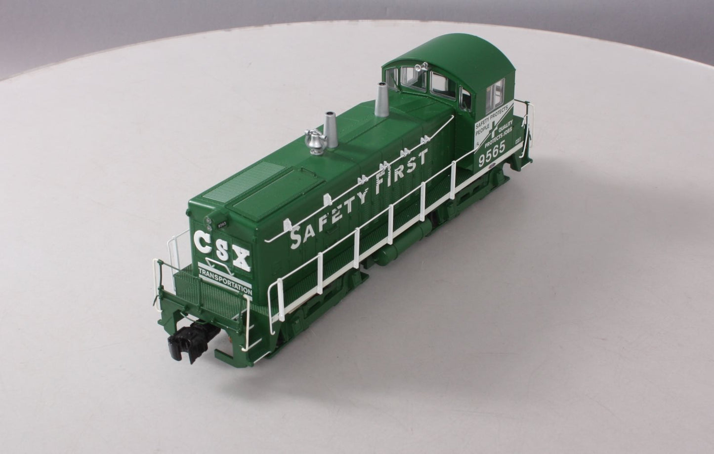 Lionel 6-83385 CSX Legacy NW2 Diesel Locomotive #9565