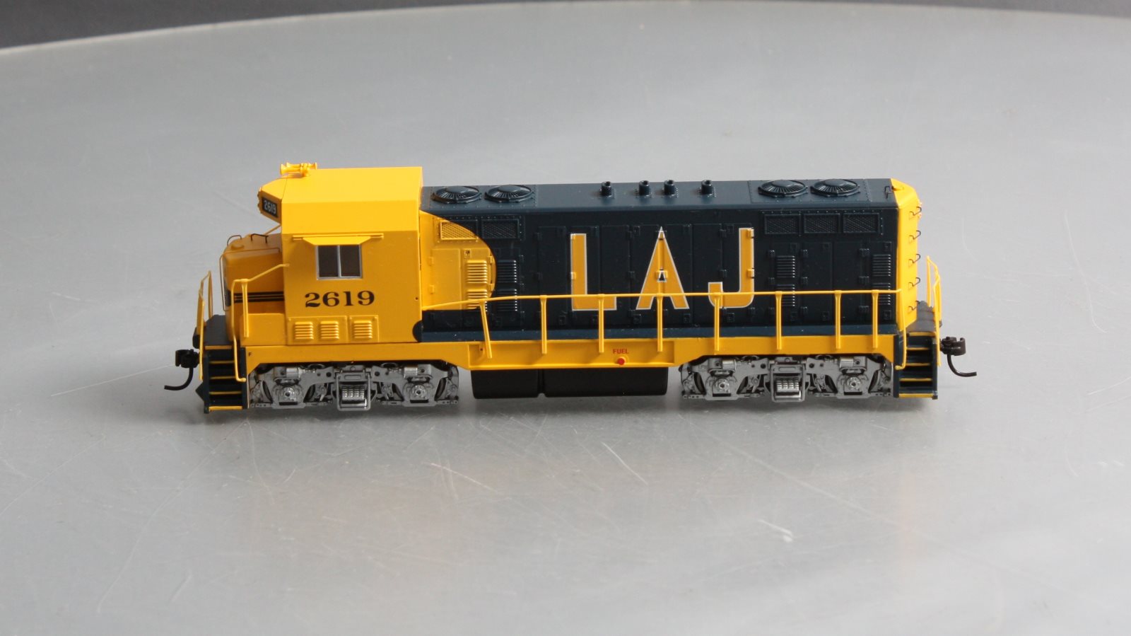 Athearn 91539 HO RTR CF7, LA Junction Diesel Locomotive #2619 – Trainz