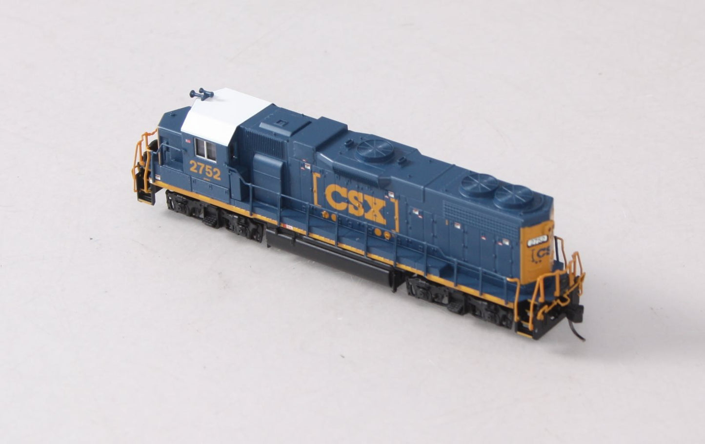 Atlas 40003617 N Scale CSX GP38-2 Diesel Locomotive #2751