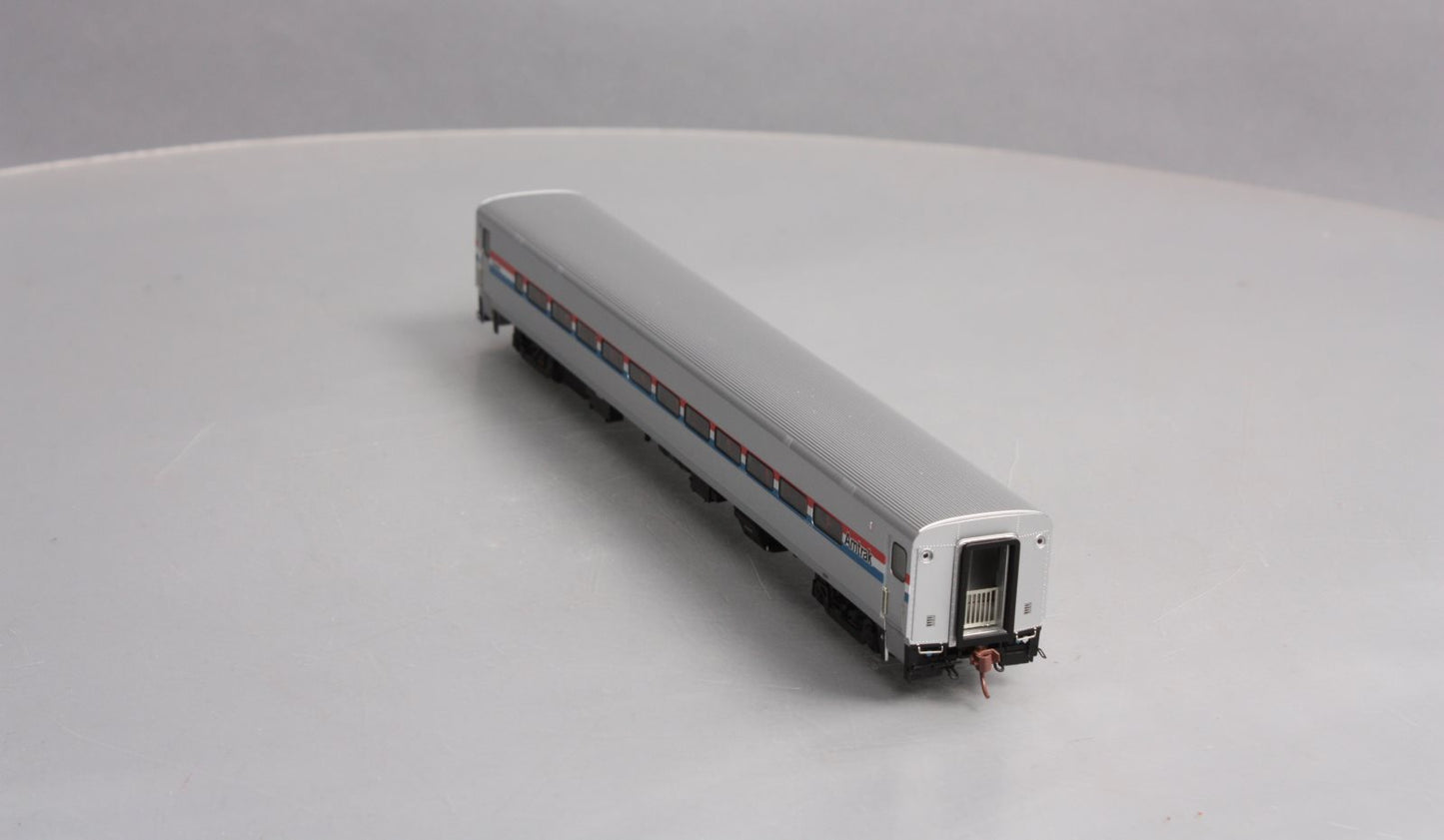 Rapido Trains 128005 HO Amtrak Horizon Coach Car