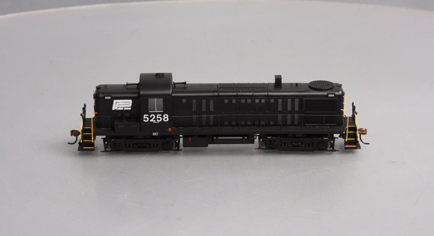 Athearn 96846 HO Penn Central Ready to Run Alco RS3 Diesel Locomotive #5258