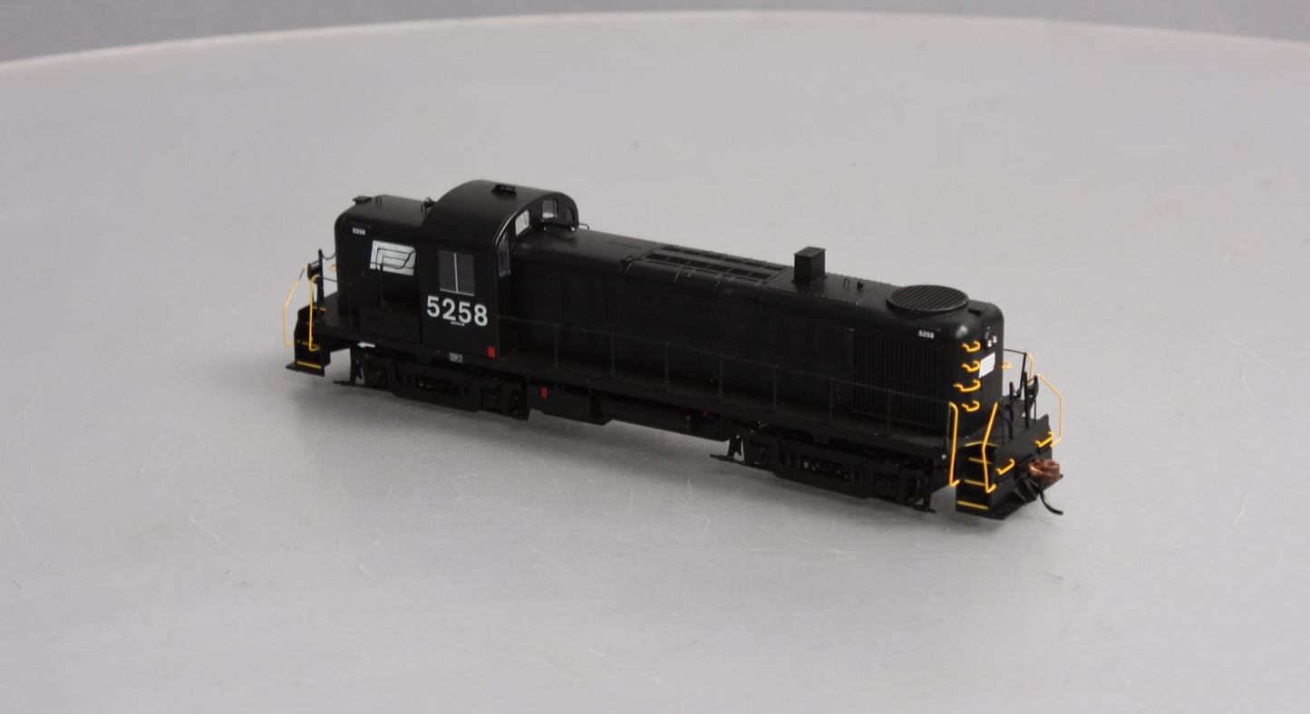 Athearn 96846 HO Penn Central Ready to Run Alco RS3 Diesel Locomotive #5258