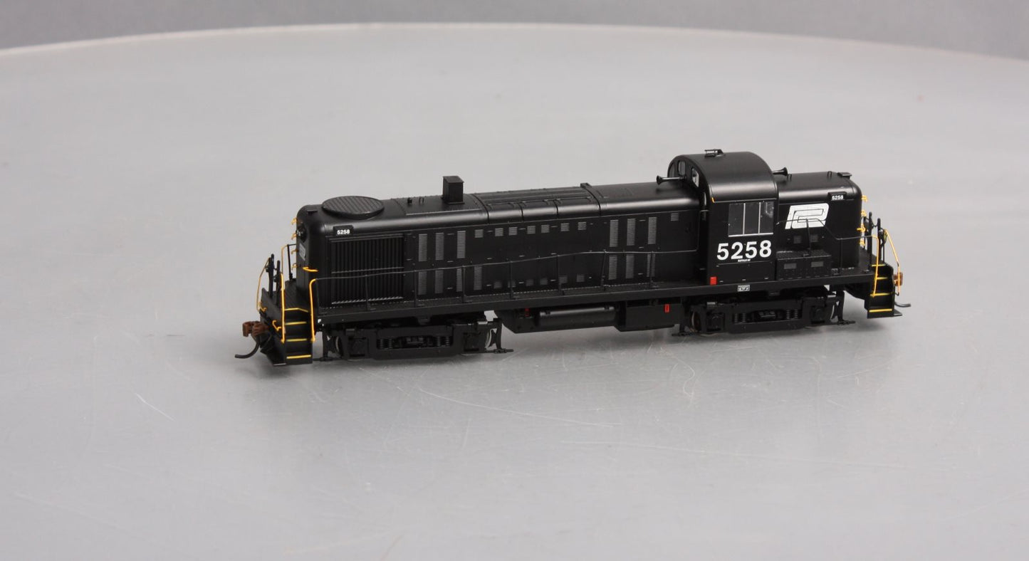 Athearn 96846 HO Penn Central Ready to Run Alco RS3 Diesel Locomotive #5258