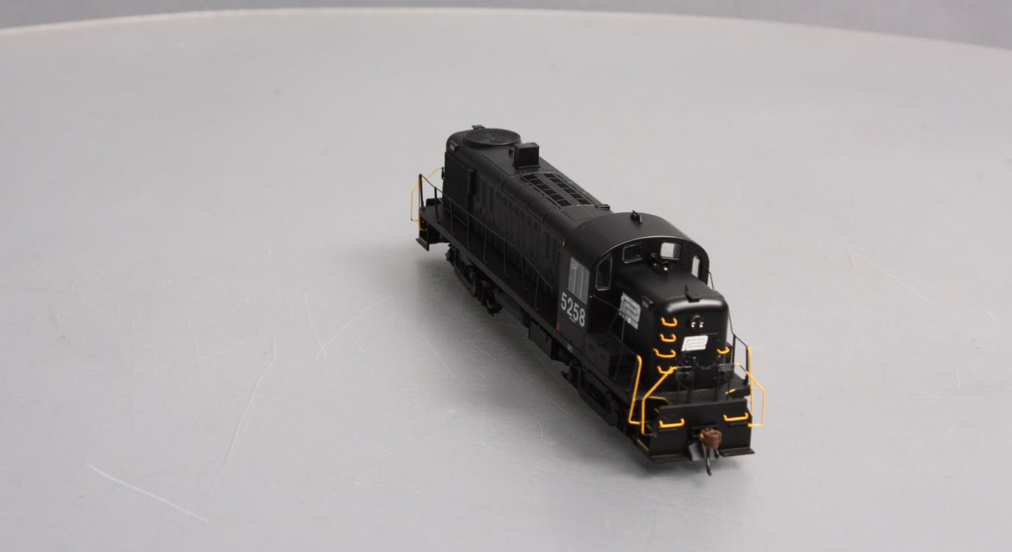 Athearn 96846 HO Penn Central Ready to Run Alco RS3 Diesel Locomotive #5258