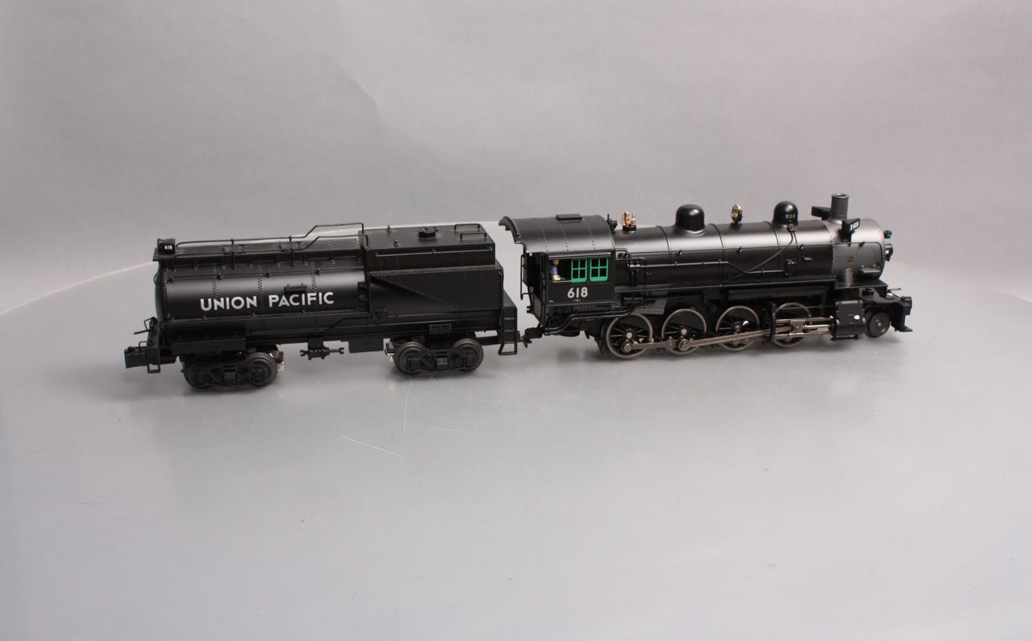 Lionel 6-82183 O Union Pacific 2-8-0 Steam Locomotive with Tender #618