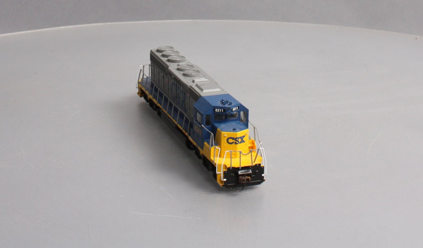 Bachmann 67005 HO CSX EMD SD40-2 Diesel Locomotive #8211