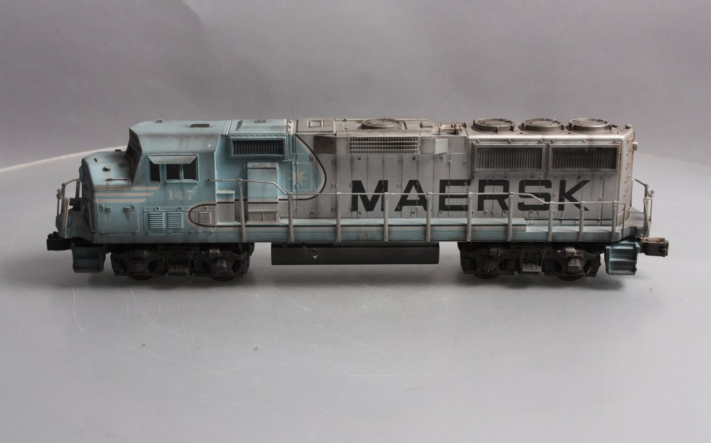 MTH 20-2181-1 O Weathered Maersk GP60M Diesel Engine w/Proto Sound #147 EX/Box