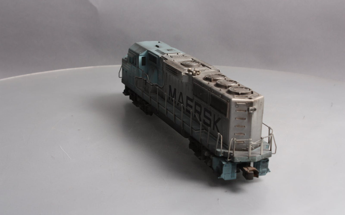 MTH 20-2181-1 O Weathered Maersk GP60M Diesel Engine w/Proto Sound #147 EX/Box