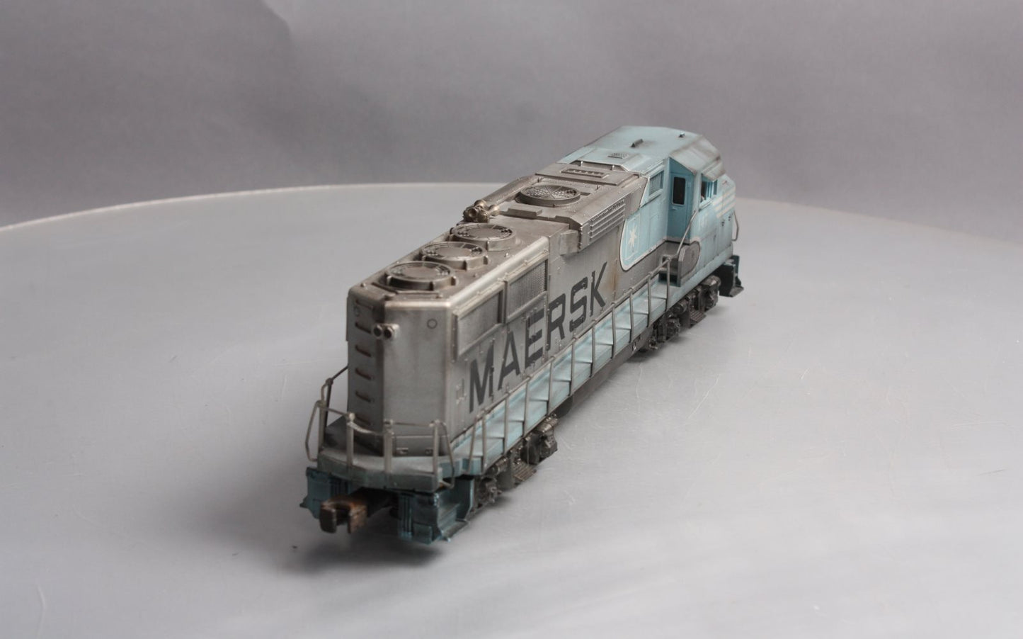 MTH 20-2181-1 O Weathered Maersk GP60M Diesel Engine w/Proto Sound #147 EX/Box